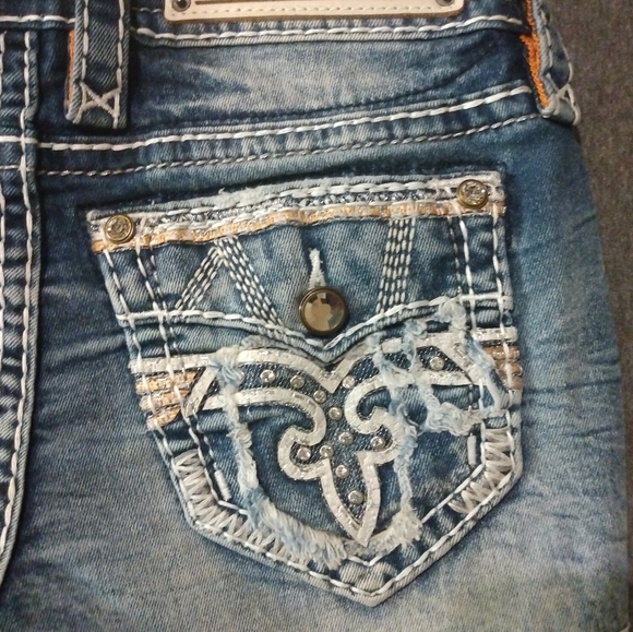 NWOT Women's Rock Revival Cheri Shorts Size 26 - Picture 3 of 3